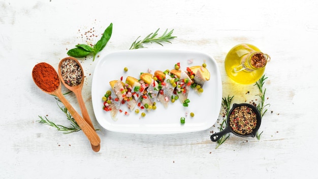 Szef kuchni przygotowujący danie